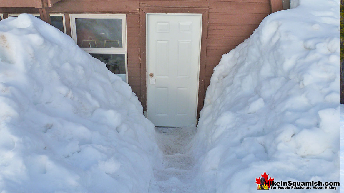 Elfin Lakes Hut Front Door