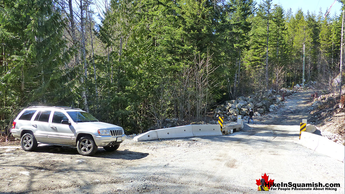 Levette Lake Trailhead Parking